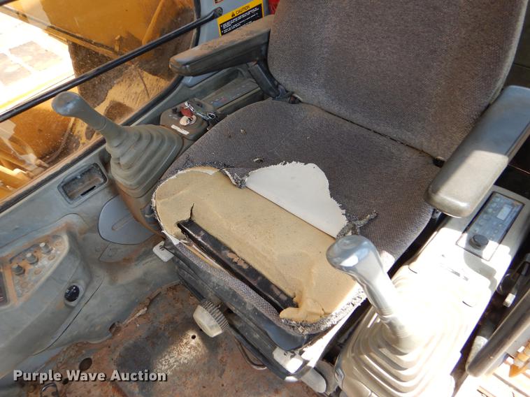 image for item FT9623 1999 John Deere 200LC excavator