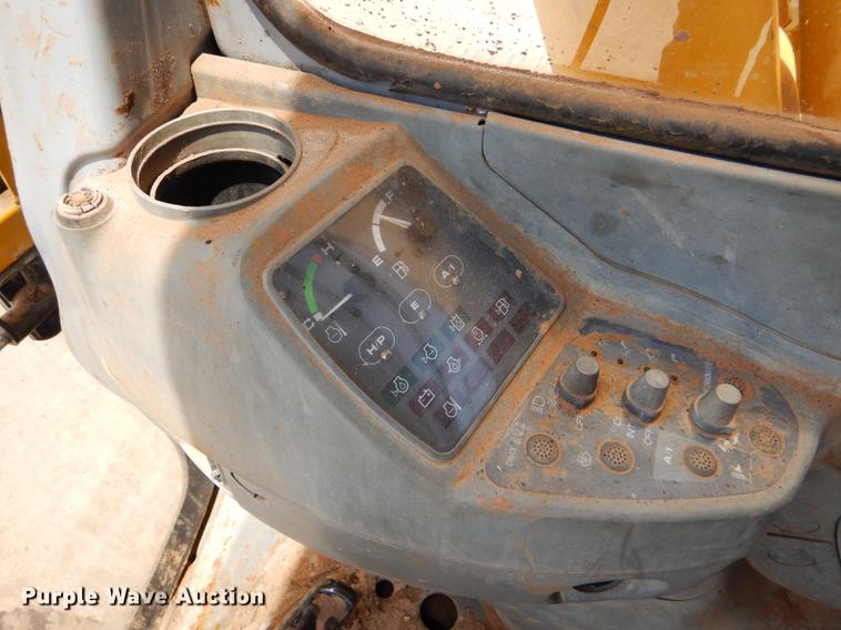 image for item FT9623 1999 John Deere 200LC excavator