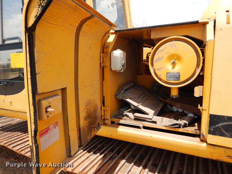 image for item FT9623 1999 John Deere 200LC excavator