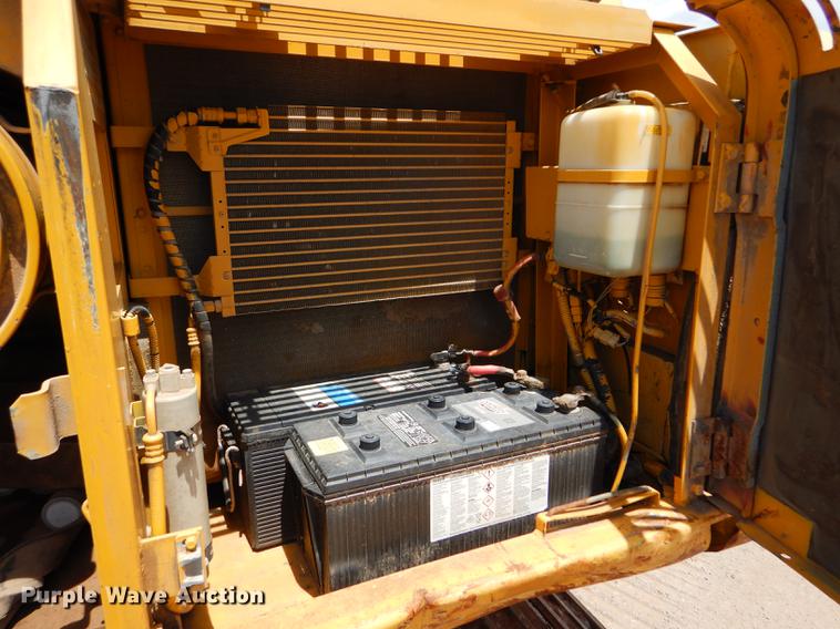 image for item FT9623 1999 John Deere 200LC excavator