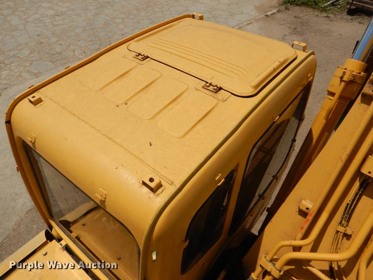 image for item FT9623 1999 John Deere 200LC excavator