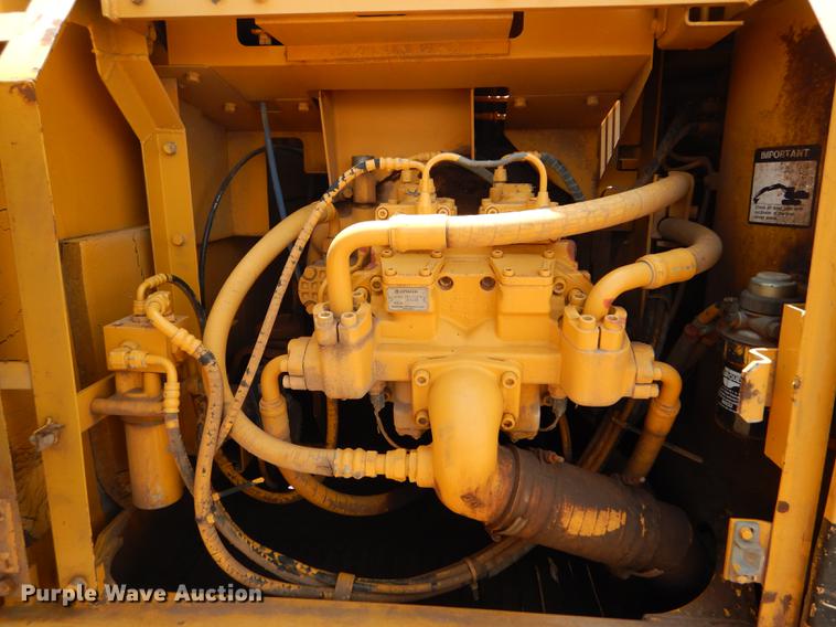 image for item FT9623 1999 John Deere 200LC excavator