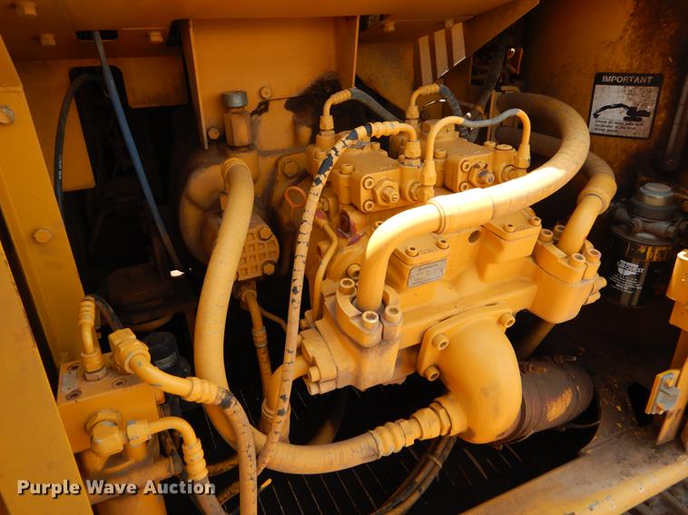 image for item FT9623 1999 John Deere 200LC excavator