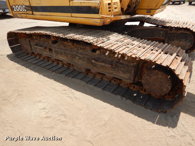 image for item FT9623 1999 John Deere 200LC excavator