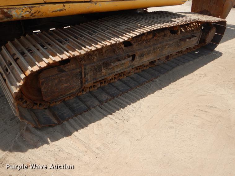 image for item FT9623 1999 John Deere 200LC excavator