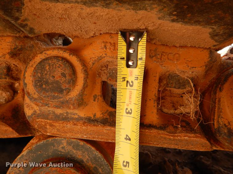 image for item FT9623 1999 John Deere 200LC excavator