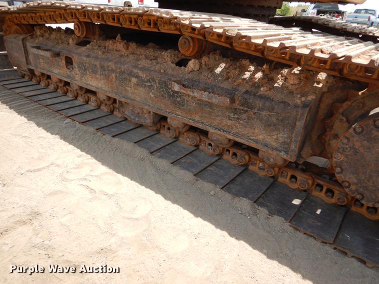 image for item FT9623 1999 John Deere 200LC excavator