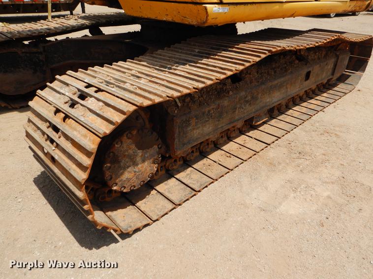 image for item FT9623 1999 John Deere 200LC excavator