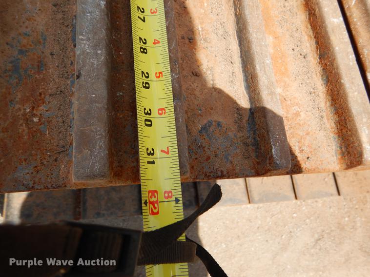 image for item FT9623 1999 John Deere 200LC excavator