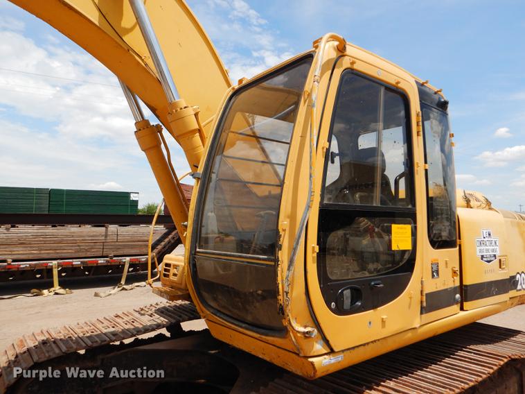 image for item FT9623 1999 John Deere 200LC excavator