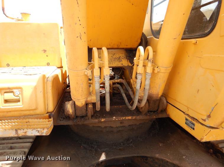 image for item FT9623 1999 John Deere 200LC excavator