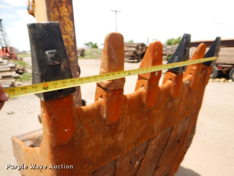 image for item FT9623 1999 John Deere 200LC excavator