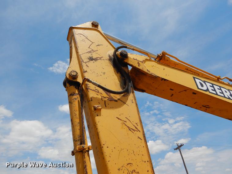 image for item FT9623 1999 John Deere 200LC excavator