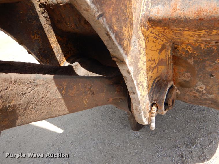 image for item FT9623 1999 John Deere 200LC excavator