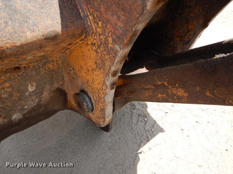 image for item FT9623 1999 John Deere 200LC excavator