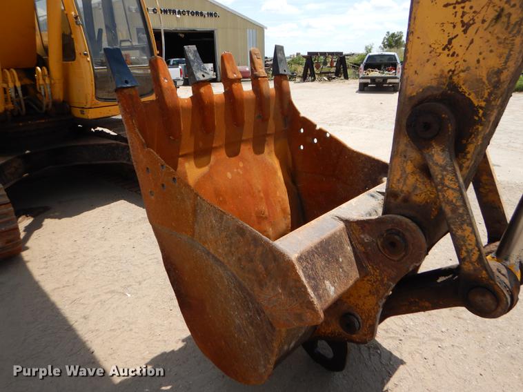 image for item FT9623 1999 John Deere 200LC excavator