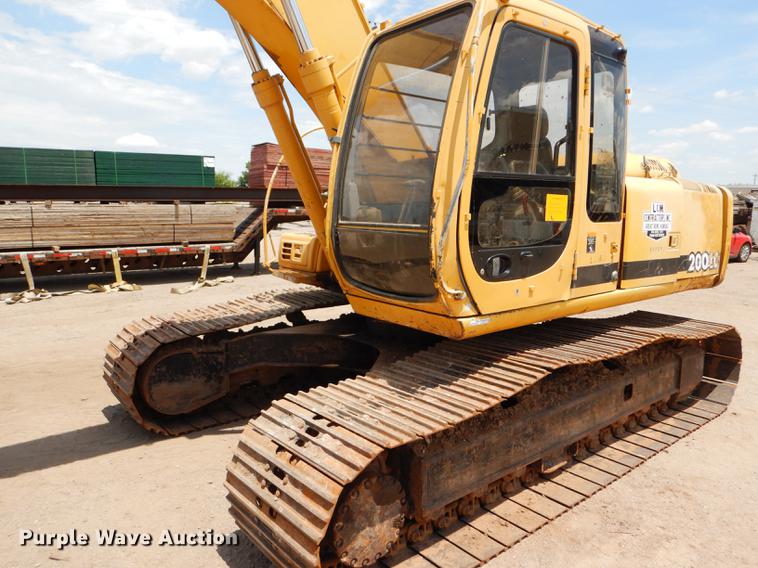 image for item FT9623 1999 John Deere 200LC excavator