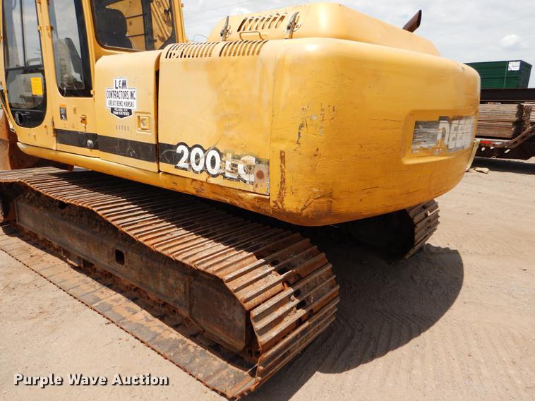 image for item FT9623 1999 John Deere 200LC excavator