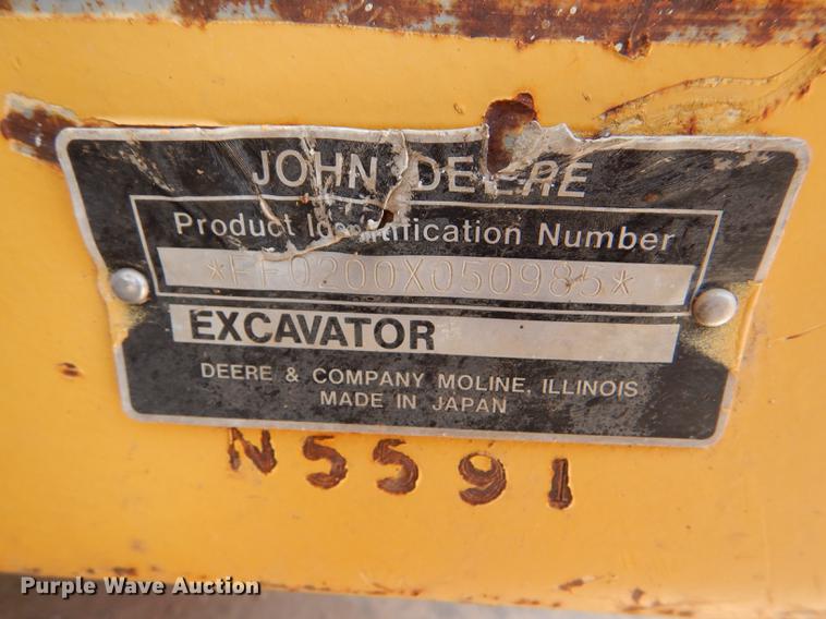 image for item FT9623 1999 John Deere 200LC excavator
