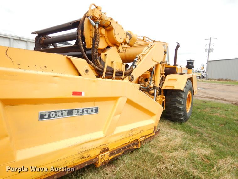 image for item FT9629 John Deere 762 elevating scraper