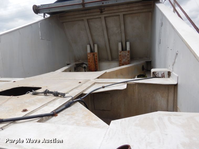 image for item FT9631 1989 Mate bottom dump trailer