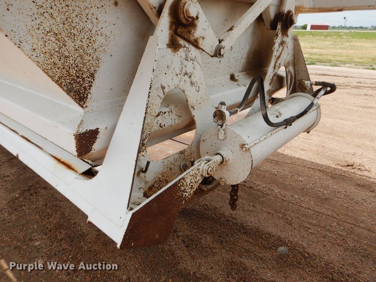 image for item FT9632 1991 Ranch bottom dump trailer