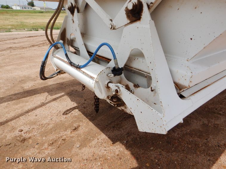 image for item FT9632 1991 Ranch bottom dump trailer