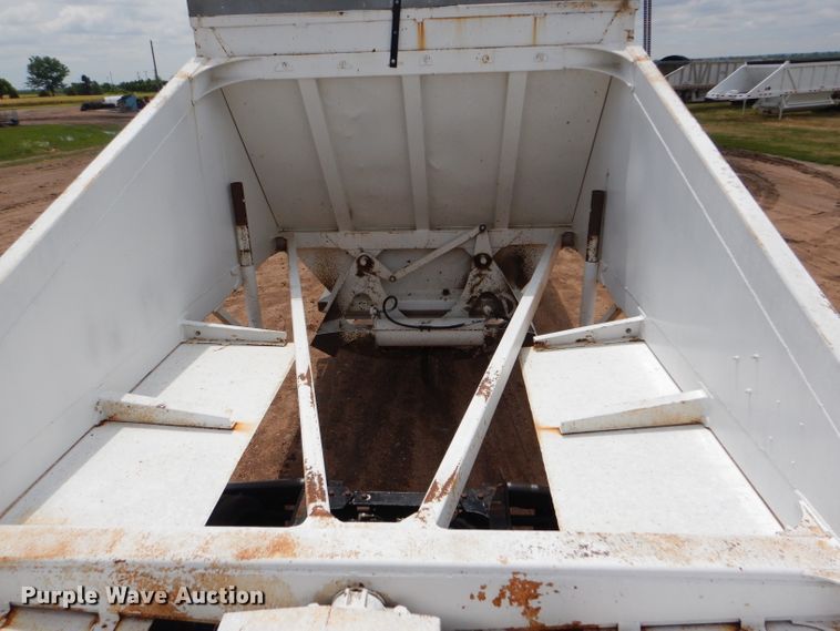 image for item FT9632 1991 Ranch bottom dump trailer