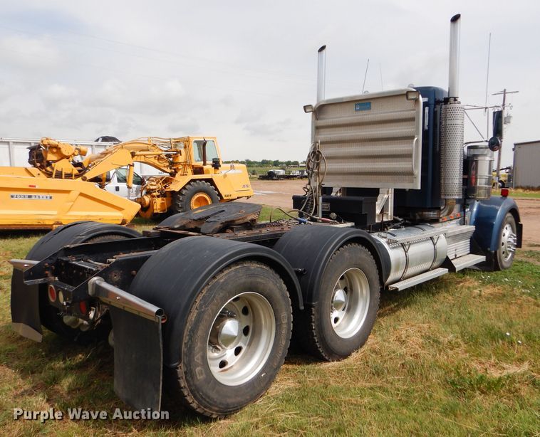 image for item FT9633 2000 Kenworth W900B semi truck