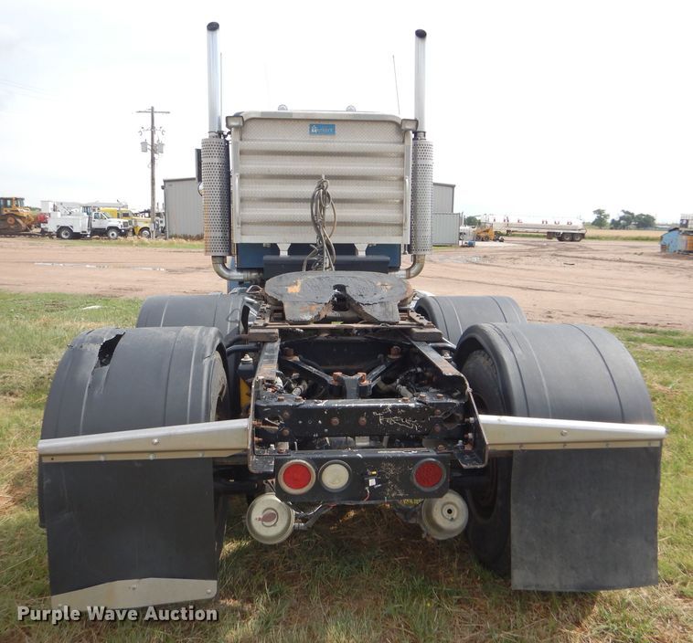 image for item FT9633 2000 Kenworth W900B semi truck