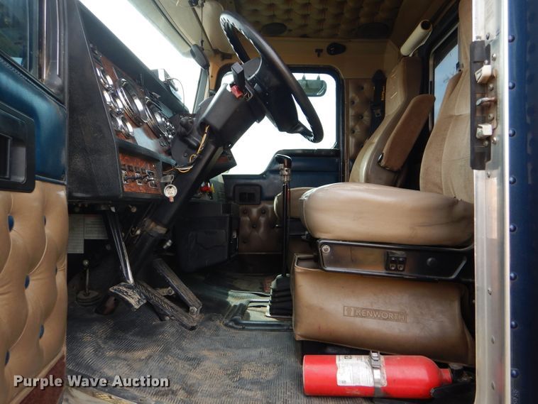 image for item FT9633 2000 Kenworth W900B semi truck