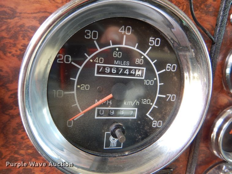 image for item FT9633 2000 Kenworth W900B semi truck