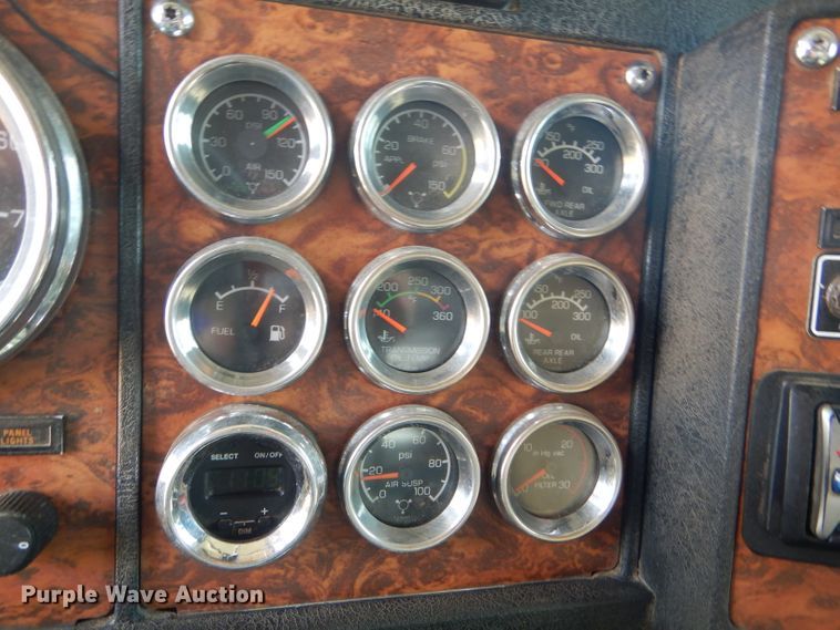 image for item FT9633 2000 Kenworth W900B semi truck