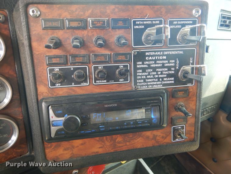 image for item FT9633 2000 Kenworth W900B semi truck