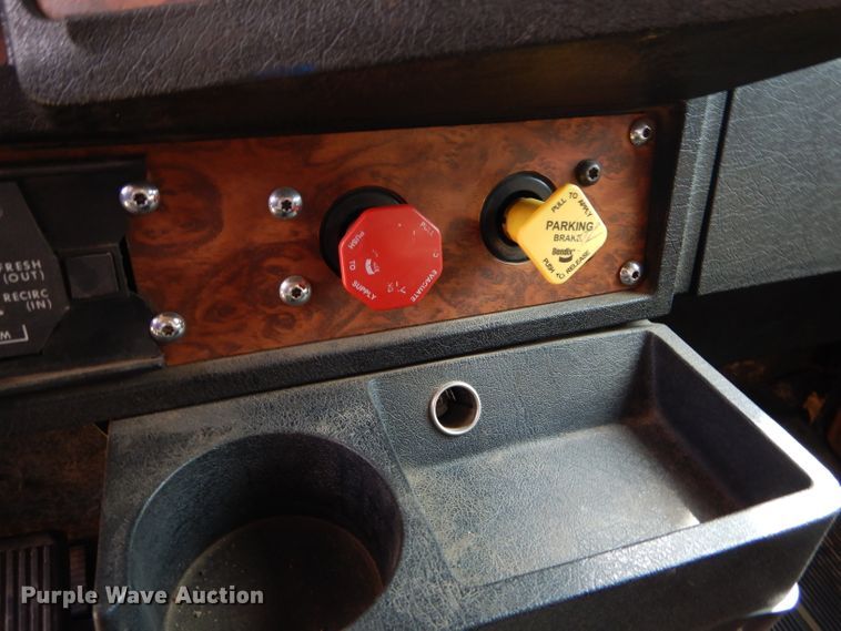 image for item FT9633 2000 Kenworth W900B semi truck