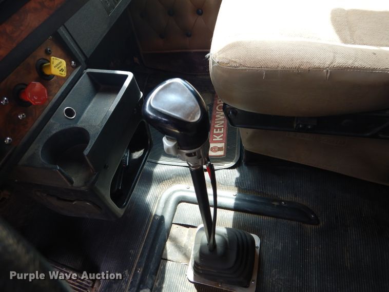 image for item FT9633 2000 Kenworth W900B semi truck