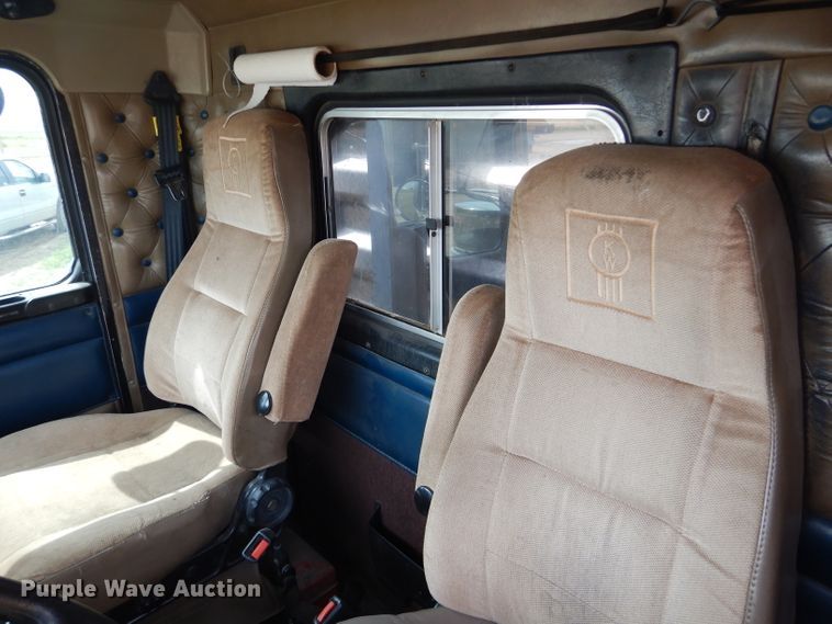 image for item FT9633 2000 Kenworth W900B semi truck