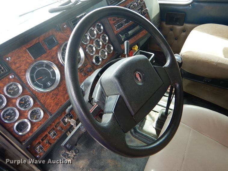 image for item FT9633 2000 Kenworth W900B semi truck