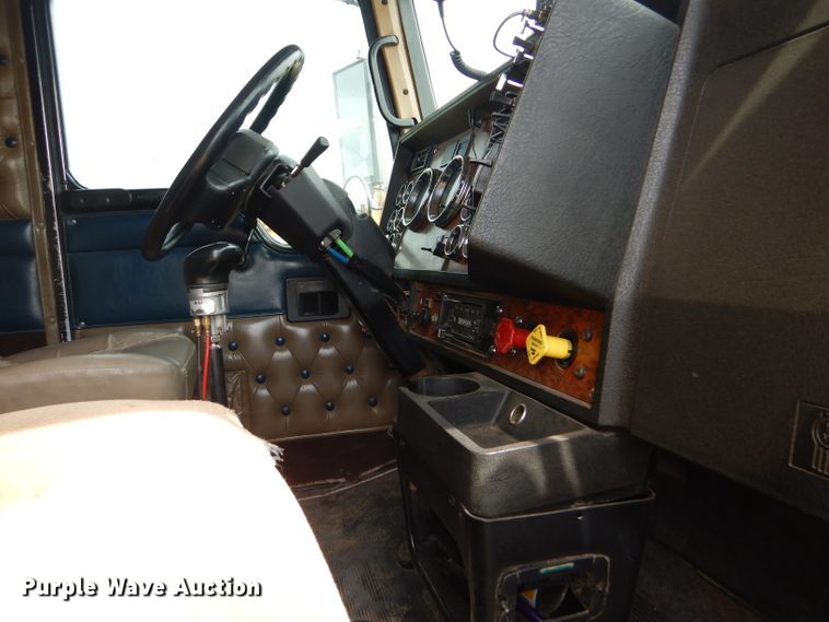 image for item FT9633 2000 Kenworth W900B semi truck