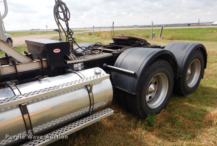 image for item FT9633 2000 Kenworth W900B semi truck