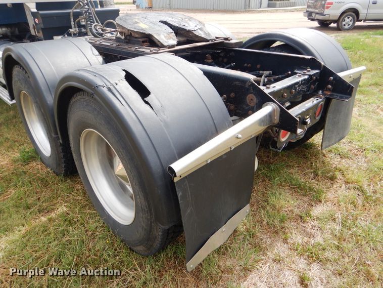 image for item FT9633 2000 Kenworth W900B semi truck