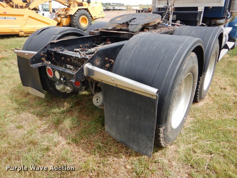 image for item FT9633 2000 Kenworth W900B semi truck