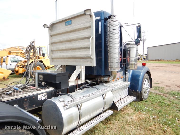 image for item FT9633 2000 Kenworth W900B semi truck