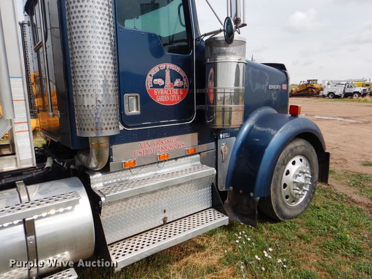 image for item FT9633 2000 Kenworth W900B semi truck