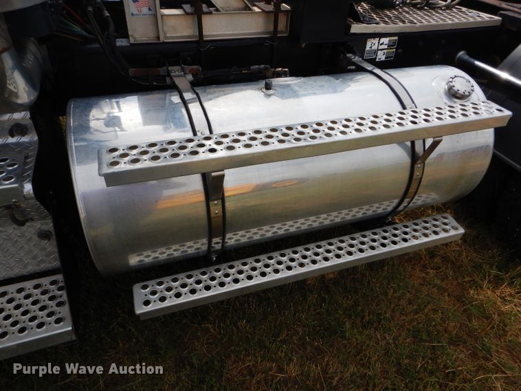 image for item FT9633 2000 Kenworth W900B semi truck