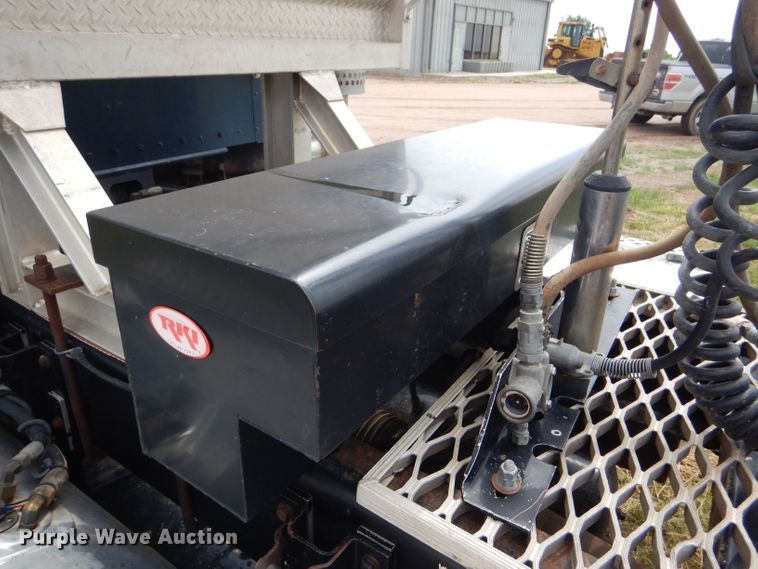 image for item FT9633 2000 Kenworth W900B semi truck