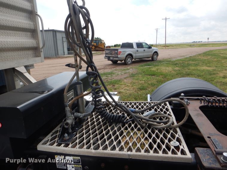 image for item FT9633 2000 Kenworth W900B semi truck