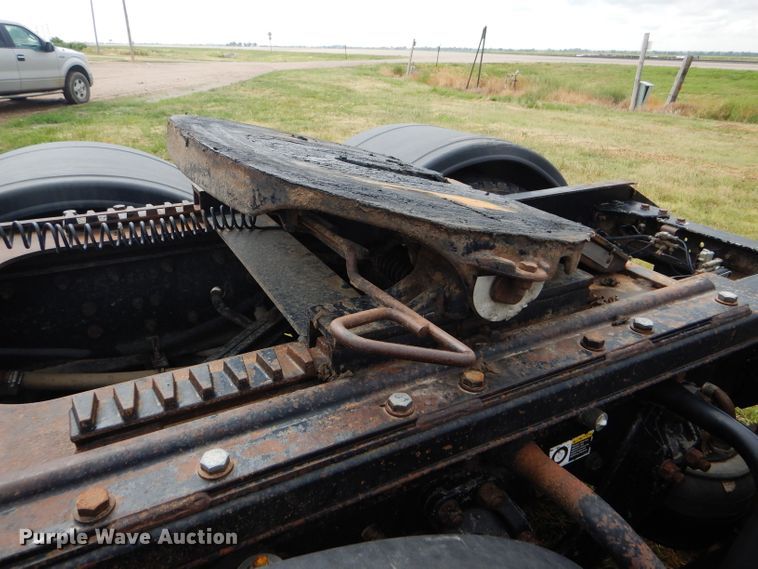 image for item FT9633 2000 Kenworth W900B semi truck