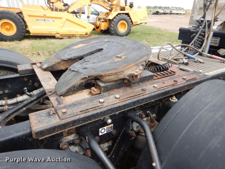 image for item FT9633 2000 Kenworth W900B semi truck