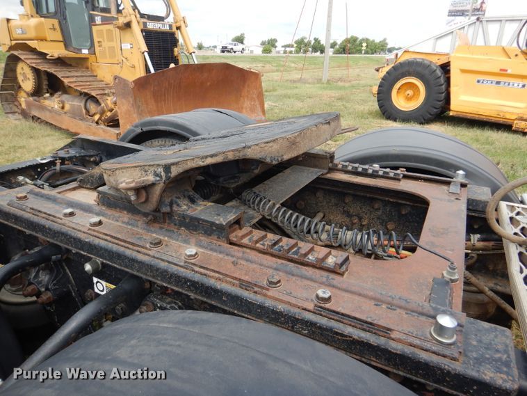 image for item FT9633 2000 Kenworth W900B semi truck